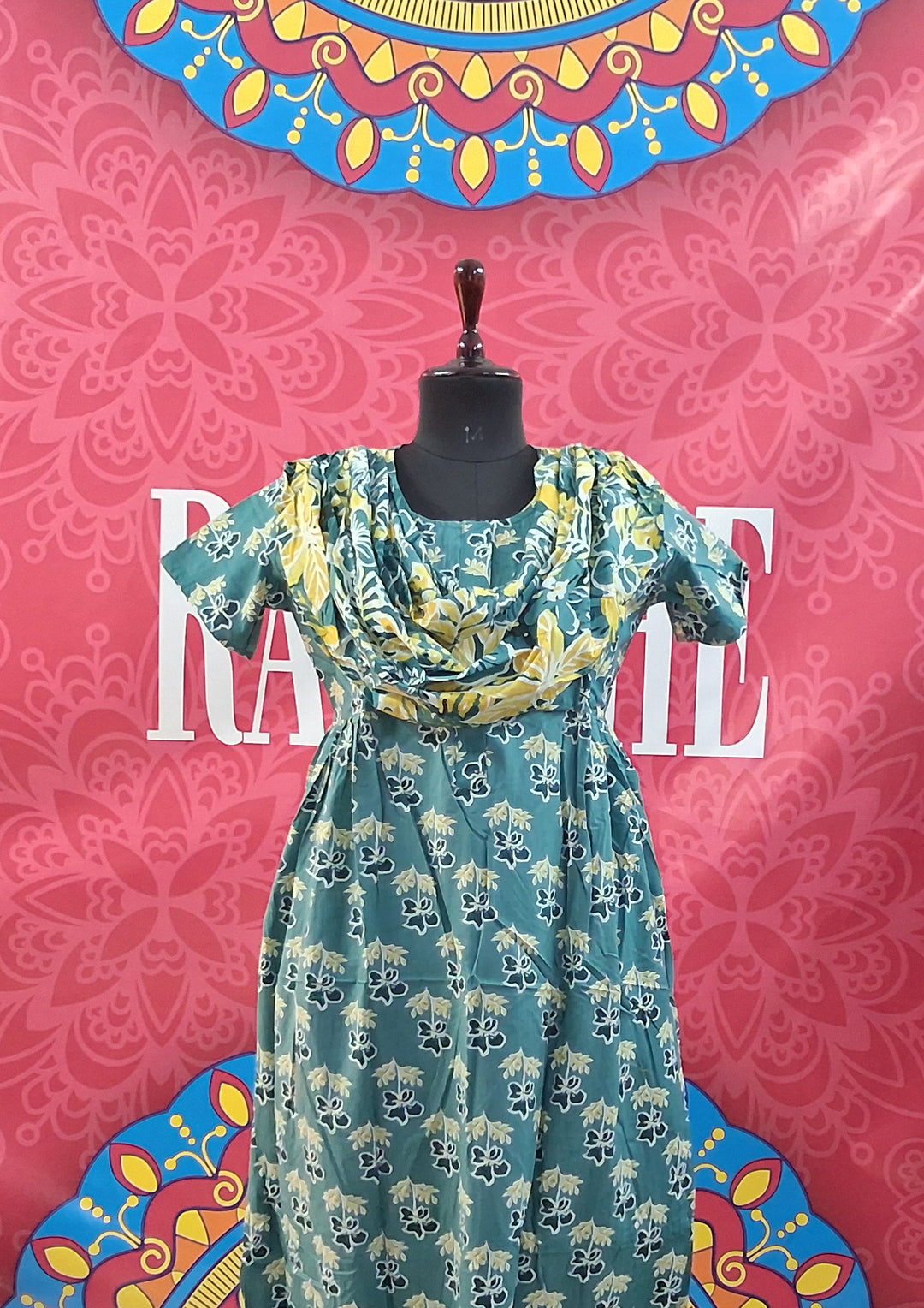 Shawl Attached Maxis